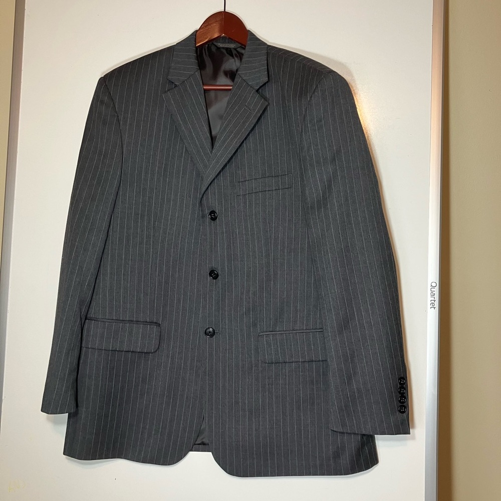 Men’s grey pinstriped blazer jacket suit coat 42R wool 3 button lined
